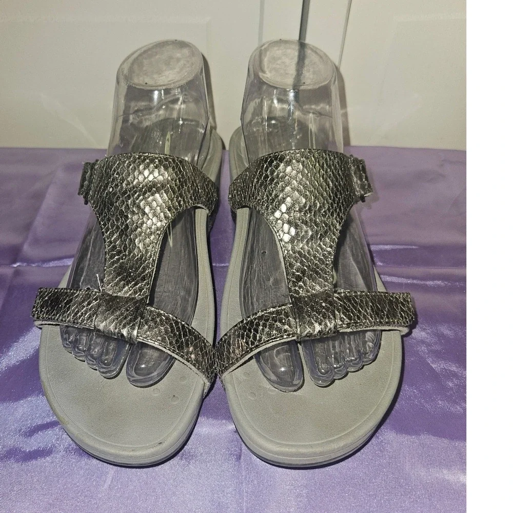 Vionic Ellie Metallic Snake Pewter Platform Sandals Womens 8 Orthotic Wedge